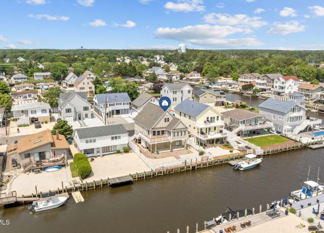 Property at 10 Chesapeake Ct, Little Egg Harbor, NJ 08087, 3 beds, 2.5 baths