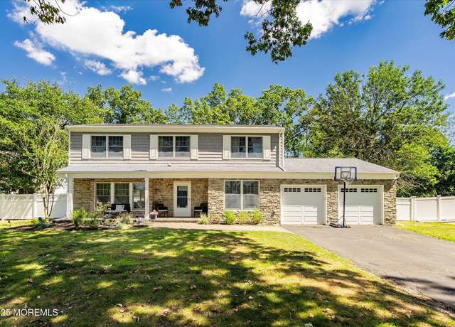Property at 5 Yeoman Way, Manalapan, NJ 07726, 5 beds, 2.5 baths