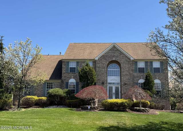 Property at 36 Graversham Dr, Marlboro, NJ 07746, 5 beds, 3.5 baths
