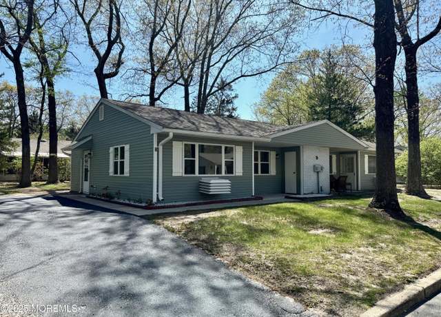 Property at 5 Nevada Dr, Whiting, NJ 08759, 2 beds, 1 bath