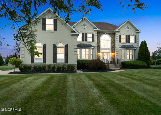 Property at 14 Kirsten Dr, Freehold, NJ 07728, 4 beds, 2.5 baths
