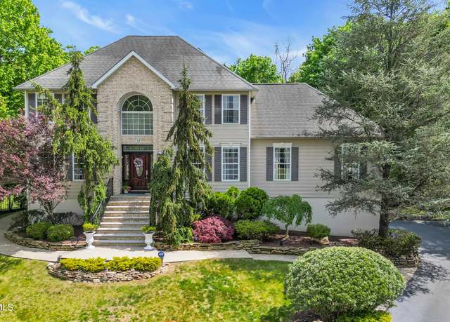 Property at 33 Hamilton Hill Rd, Lincroft, NJ 07738, 4 beds, 3.5 baths