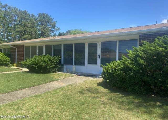 Property at 897C Inverness Ct, Lakewood, NJ 08701, 2 beds, 1 bath