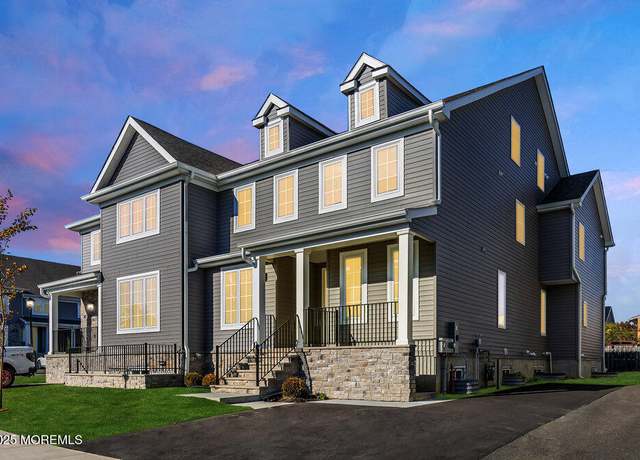 Property at 25 Blue River Way, Lakewood, NJ 08701, 5 beds, 3.5 baths