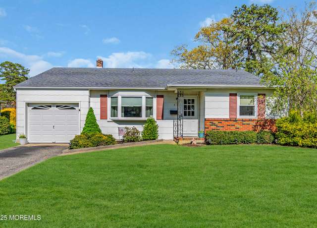 Property at 5 Oxford Dr, Toms River, NJ 08757, 2 beds, 2 baths