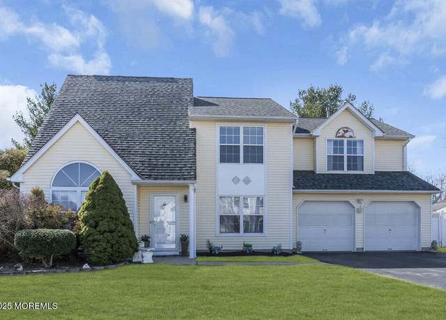 Property at 1 Silverbrooke Cir, Howell, NJ 07731, 4 beds, 2.5 baths