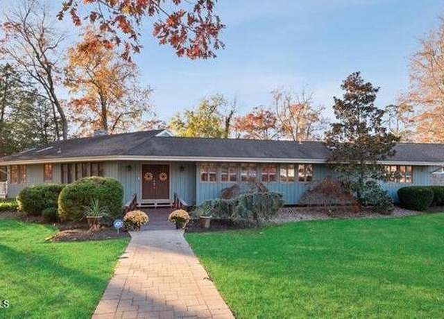 Property at 600 Duchess Ct, Toms River, NJ 08753, 3 beds, 2 baths