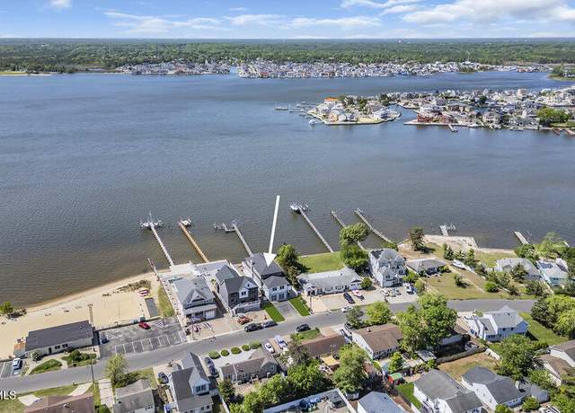 Property at 193 Bay Stream Dr, Toms River, NJ 08753, 7 beds, 4.5 baths