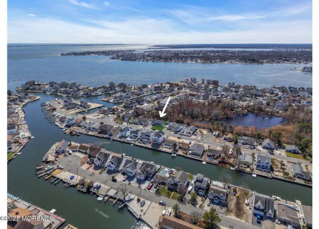 Property at 52 Club House Rd, Brick, NJ 08723, 3 beds, 1 bath