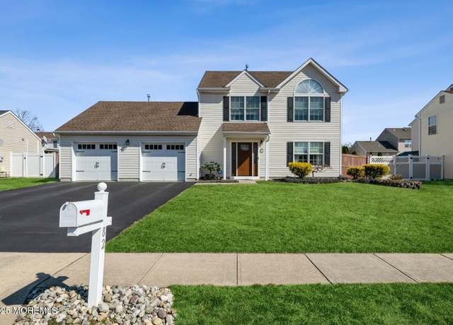 Property at 82 Cascades Ave, Howell, NJ 07731, 3 beds, 2.5 baths