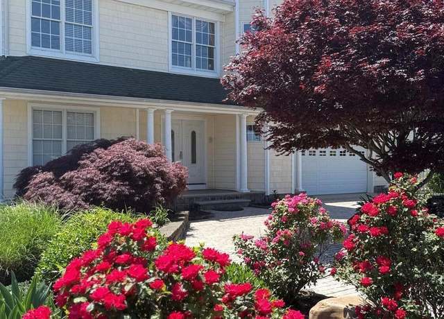 Property at 834 Leeward Dr, Forked River, NJ 08731, 5 beds, 4.5 baths