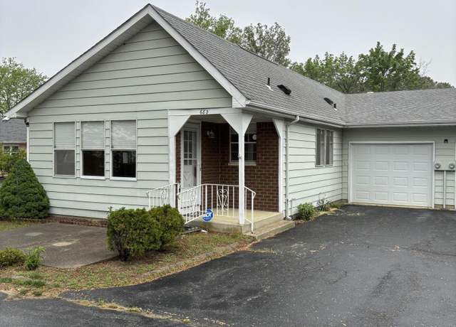Property at 68 D Yorktowne Pkwy, Whiting, NJ 08759, 2 beds, 1 bath