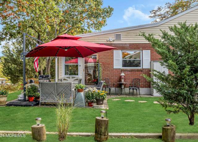 Property at 8C Willow St, Toms River, NJ 08757, 1 bed, 1 bath