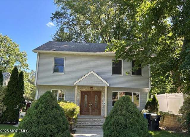 Property at 90 Statesir Pl, Red Bank, NJ 07701, 3 beds, 2.5 baths