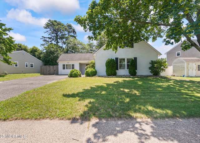 Property at 4 Winsted Dr, Howell, NJ 07731, 4 beds, 3 baths
