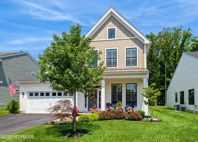 Property at 134 Grandview Cir, Farmingdale, NJ 07727, 4 beds, 3 baths