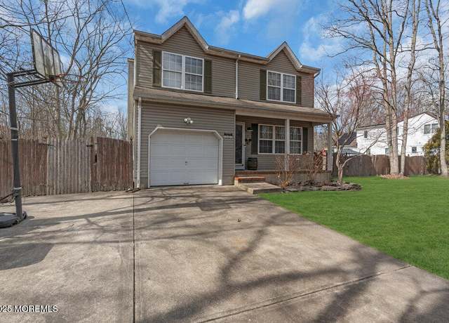 Property at 141 Docare Rd, Jackson, NJ 08527, 3 beds, 2 baths