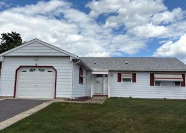 Property at 4 Flamingo Way, Toms River, NJ 08757, 2 beds, 2 baths