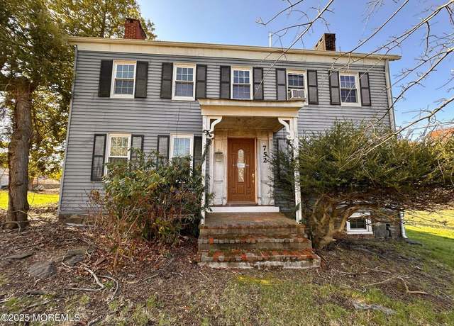 Property at 752 Amwell Rd, Hillsborough, NJ 08844, 3 beds, 2 baths