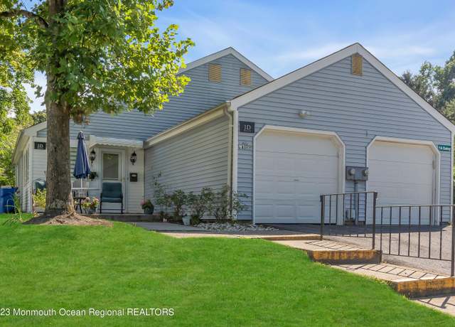 Property at 1D Daisy Ct, Lakewood, NJ 08701, 2 beds, 2 baths