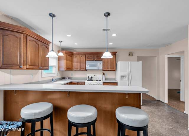 Property at 10 Spanish Wells St, Toms River, NJ 08757, 2 beds, 2 baths