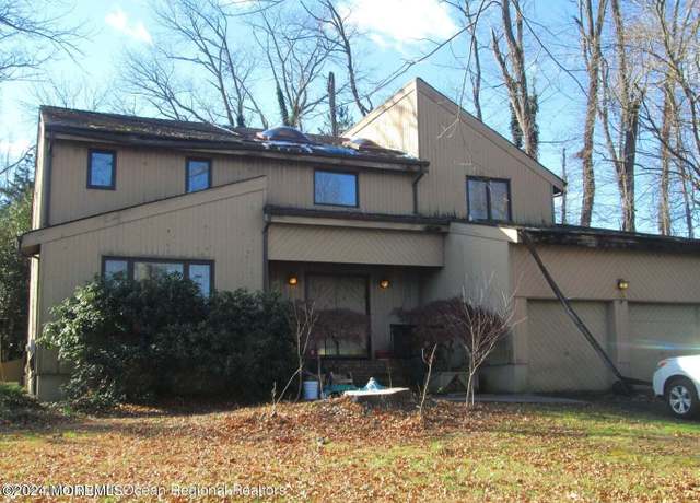 Property at 50 Thomas Dr, Manalapan, NJ 07726, 4 beds, 3.5 baths