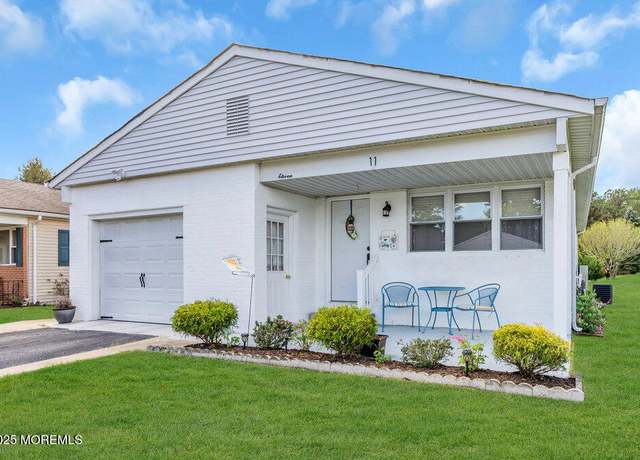 Property at 11 Dawn Way, Toms River, NJ 08757, 2 beds, 2 baths