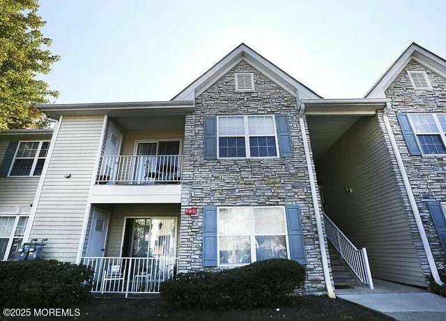 Property at 430 Wedgewood Cir, Belford, NJ 07718, 2 beds, 2 baths
