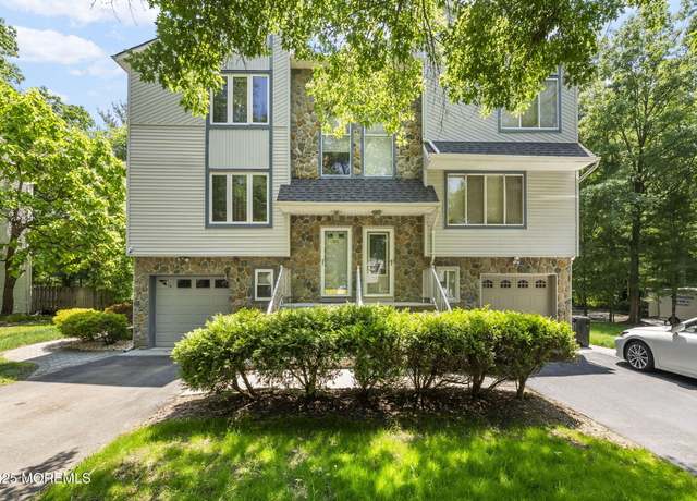 Property at 35 Lone Star Ln, Manalapan, NJ 07726, 3 beds, 2.5 baths