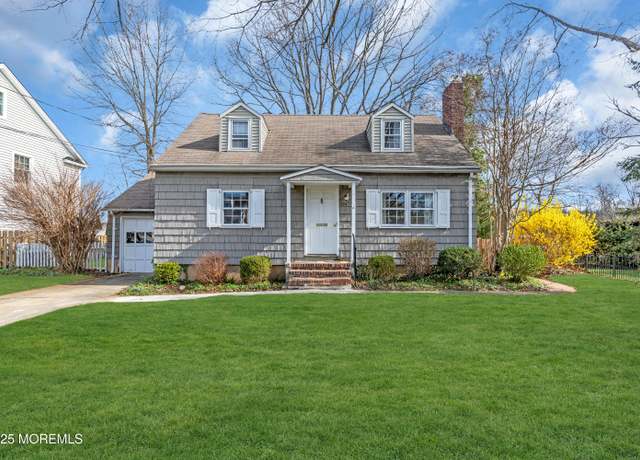 Property at 124 Robinson Pl, Shrewsbury Boro, NJ 07702, 3 beds, 2 baths