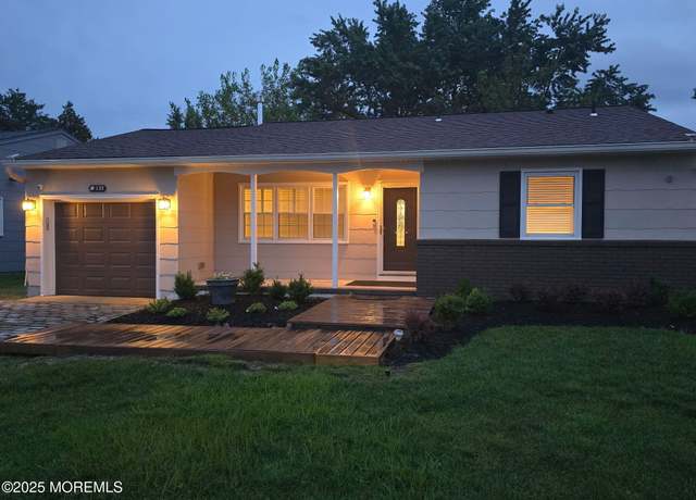 Property at 135 Northumberland Dr, Toms River, NJ 08755, 2 beds, 1 bath