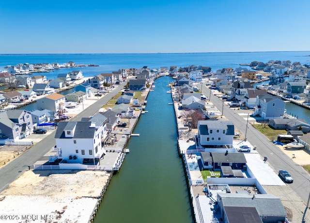 Property at 213 Fernwood Dr, Bayville, NJ 08721, 2 beds, 1 bath