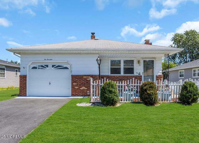 Property at 214 Charlotteville Dr N, Toms River, NJ 08757, 2 beds, 1 bath