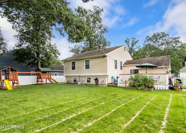 Property at 116 Weldon Rd, Manchester, NJ 08759, 4 beds, 3 baths