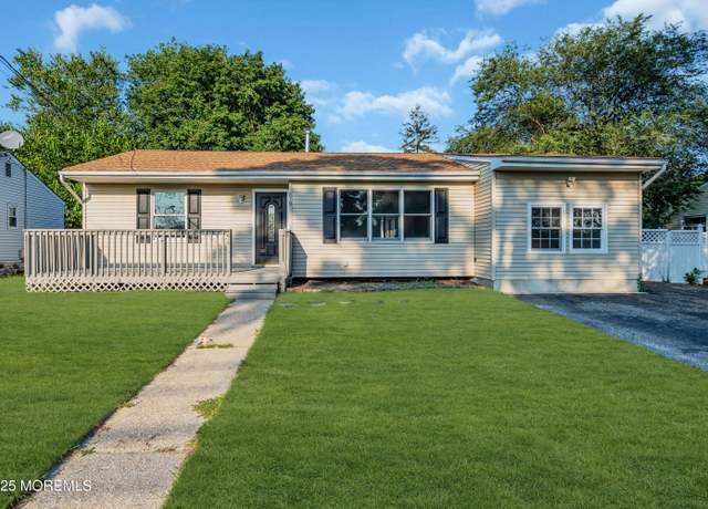 Property at 879 Egret Dr, Toms River, NJ 08753, 3 beds, 2 baths
