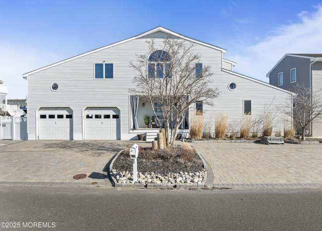 Property at 8 Muriel Dr, Manahawkin, NJ 08050, 4 beds, 2.5 baths