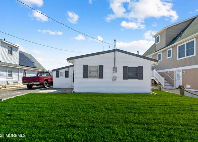 Property at 131 S Commodore Dr, Little Egg Harbor, NJ 08087, 3 beds, 1 bath