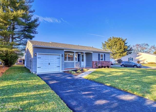 Property at 166 Westbrook Dr, Toms River, NJ 08757, 2 beds, 1.5 baths