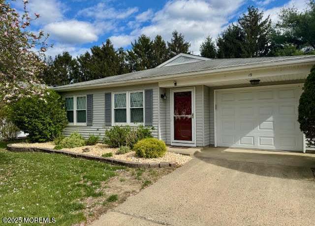 Property at 19 Lauren Ln S, Brick, NJ 08723, 2 beds, 2 baths