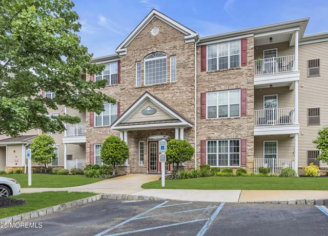 Property at 113 Sophee Ln, Lakewood, NJ 08701, 1 bed, 1 bath