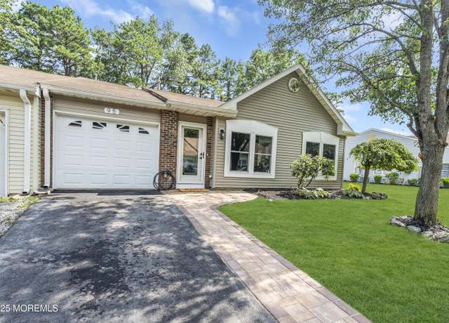 Property at 95 Chaucer Ct, Lakewood, NJ 08701, 2 beds, 2 baths
