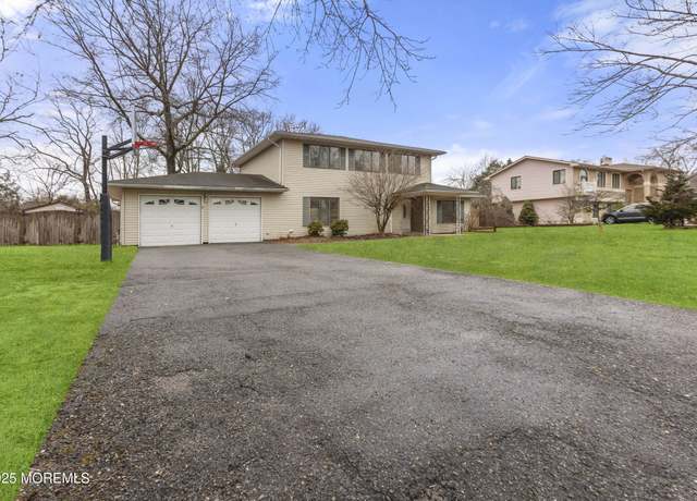 Property at 18 Chippewa Rd, Toms River, NJ 08753, 3 beds, 2.5 baths