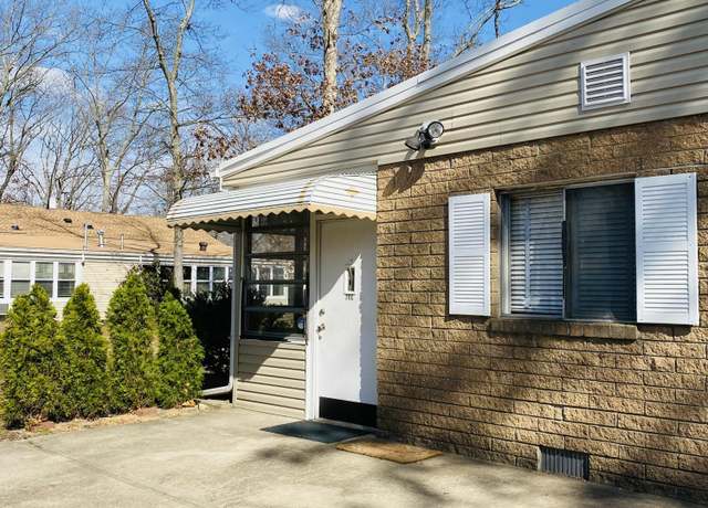 Property at 20 Holly St Unit C, Toms River, NJ 08757, 2 beds, 1 bath
