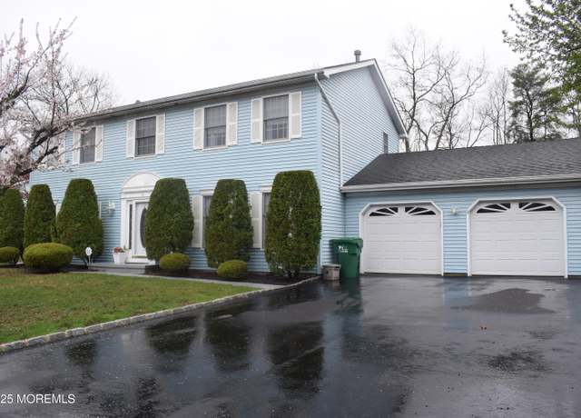 Property at 4 Hemlock Hill Rd, Jackson, NJ 08527, 4 beds, 3.5 baths