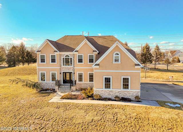 Property at 2 Kristen Ct, Franklin Twp, NJ 08873, 4 beds, 2.5 baths