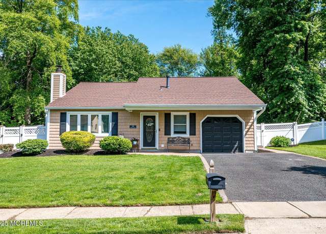 Property at 16 Rachele Ct, Old Bridge, NJ 08857, 3 beds, 2 baths