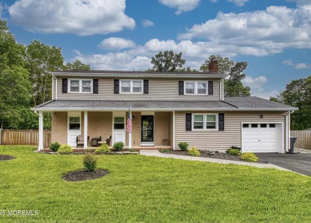 Property at 15 Liverpool Ct, Toms River, NJ 08753, 4 beds, 2.5 baths
