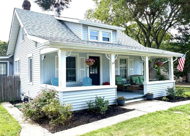 Property at 542 Princess Ct, Toms River, NJ 08753, 3 beds, 1 bath