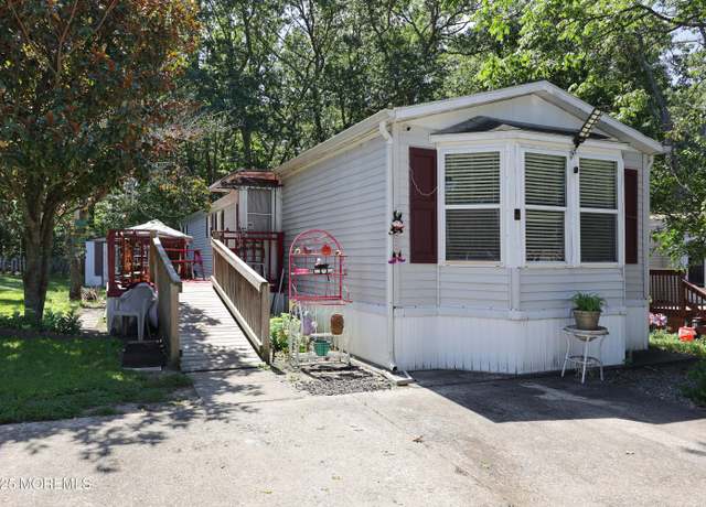 Property at 532 Roberts Rd, Toms River, NJ 08755, 2 beds, 1 bath