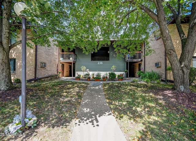 Property at 236 Medford Ct Unit g, Manalapan, NJ 07726, 2 beds, 2 baths